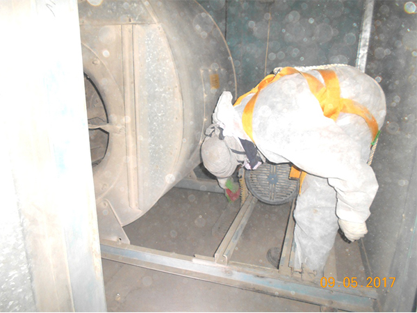 kitchen-exhaust-duct-cleaning---fan-cleaning-(1)-1695738063.jpg