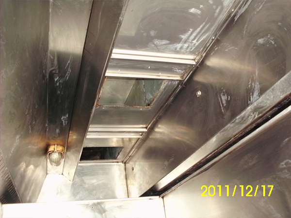 kitchen-exhaust-duct-cleaning---hood-(13).jpg
