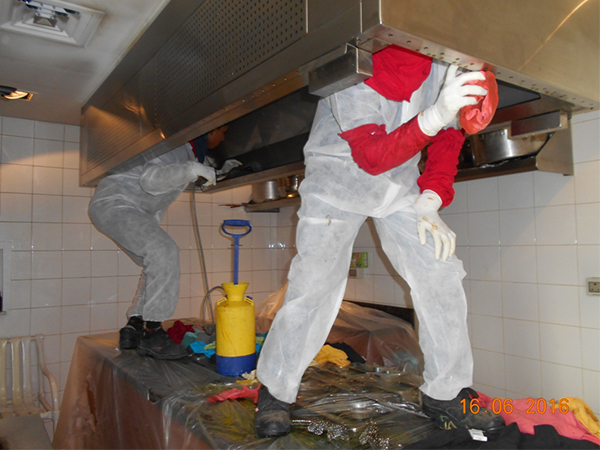kitchen-exhaust-duct-cleaning---hood-cleaning-(1).jpg