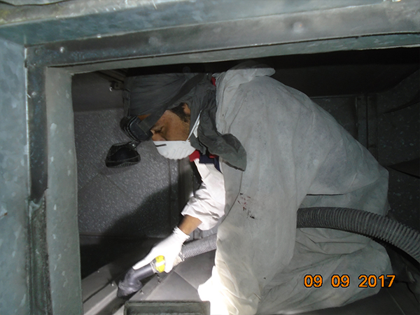 inside-duct-cleaning-(1).jpg