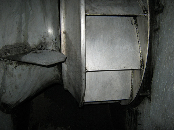 kitchen-exhaust-duct-cleaning---fan-(2).jpg