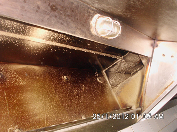 kitchen-exhaust-duct-cleaning---hood-(3).jpg
