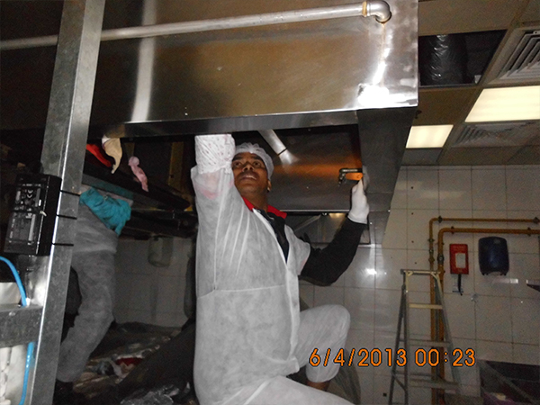 kitchen-exhaust-duct-cleaning---hood-cleaning-(5).jpg